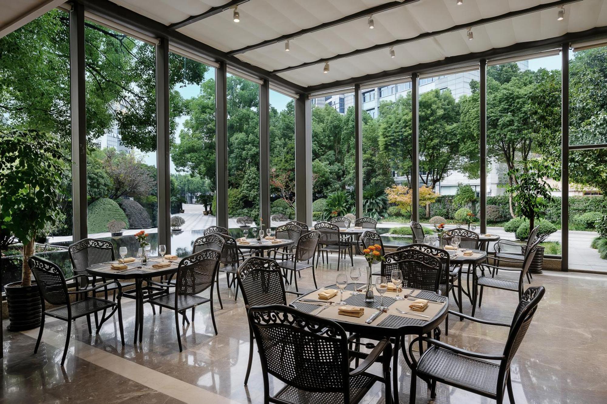 S&N Zhejiang Linhai International Hotel エクステリア 写真