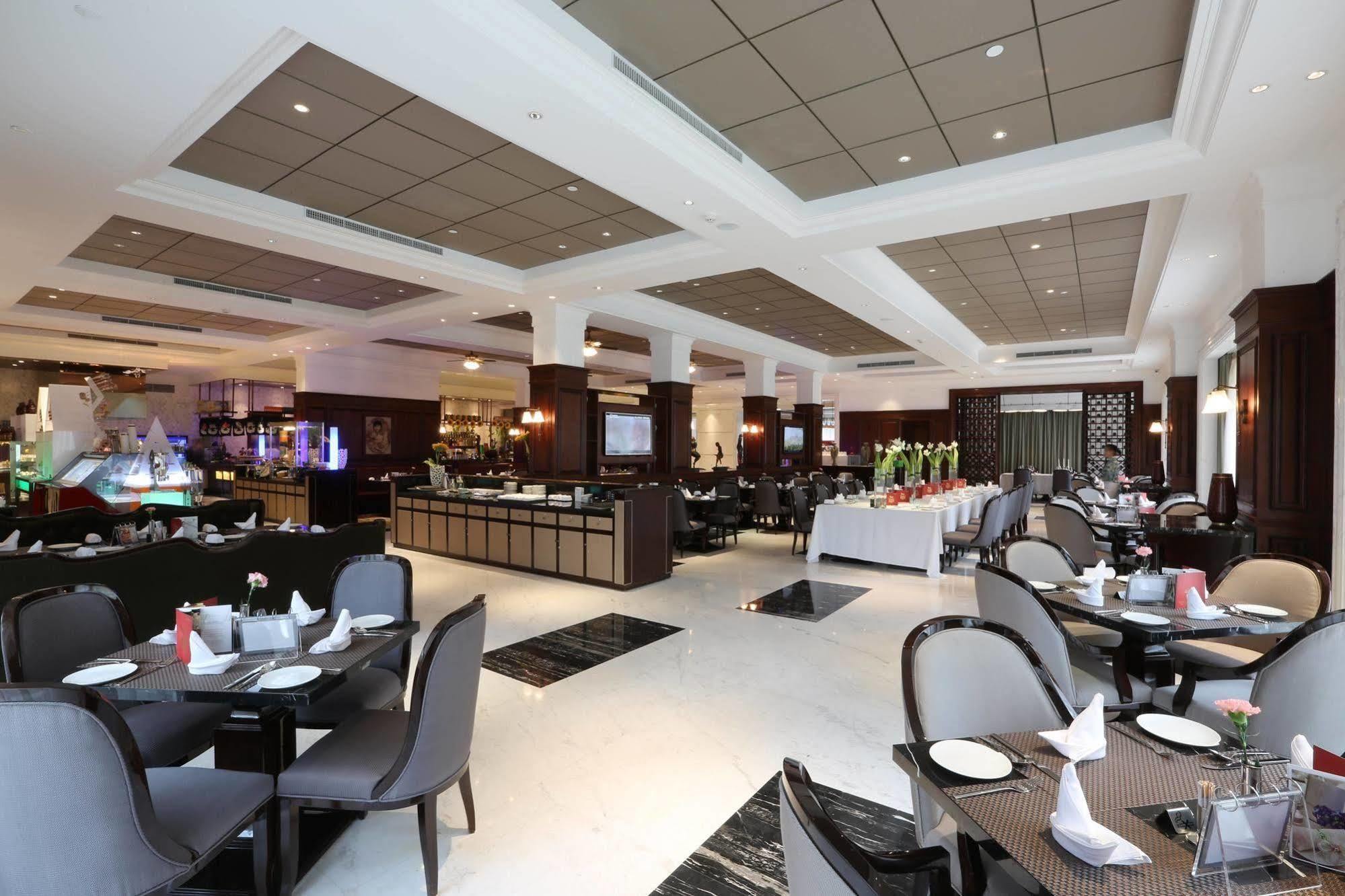 S&N Zhejiang Linhai International Hotel エクステリア 写真