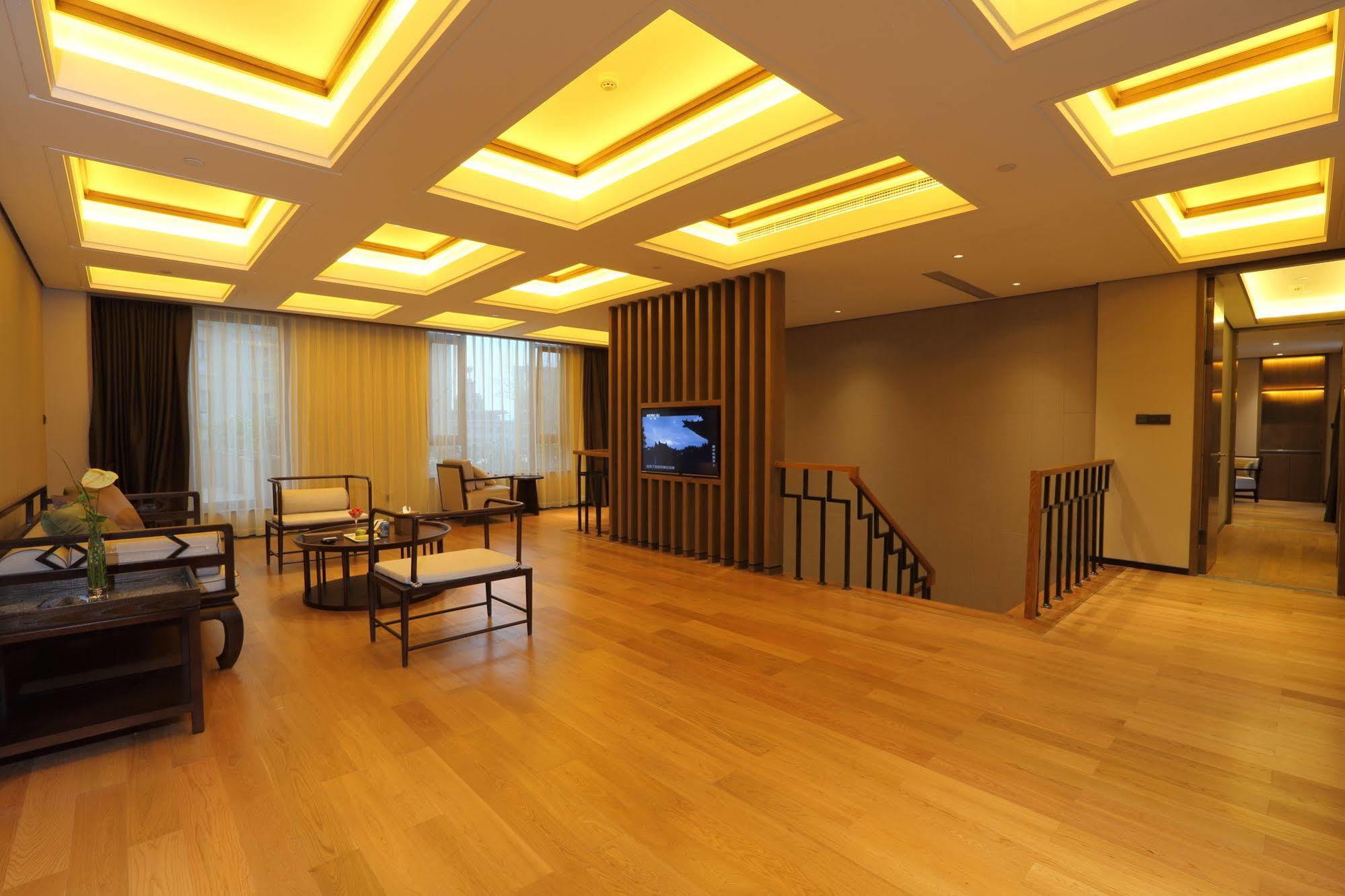 S&N Zhejiang Linhai International Hotel エクステリア 写真