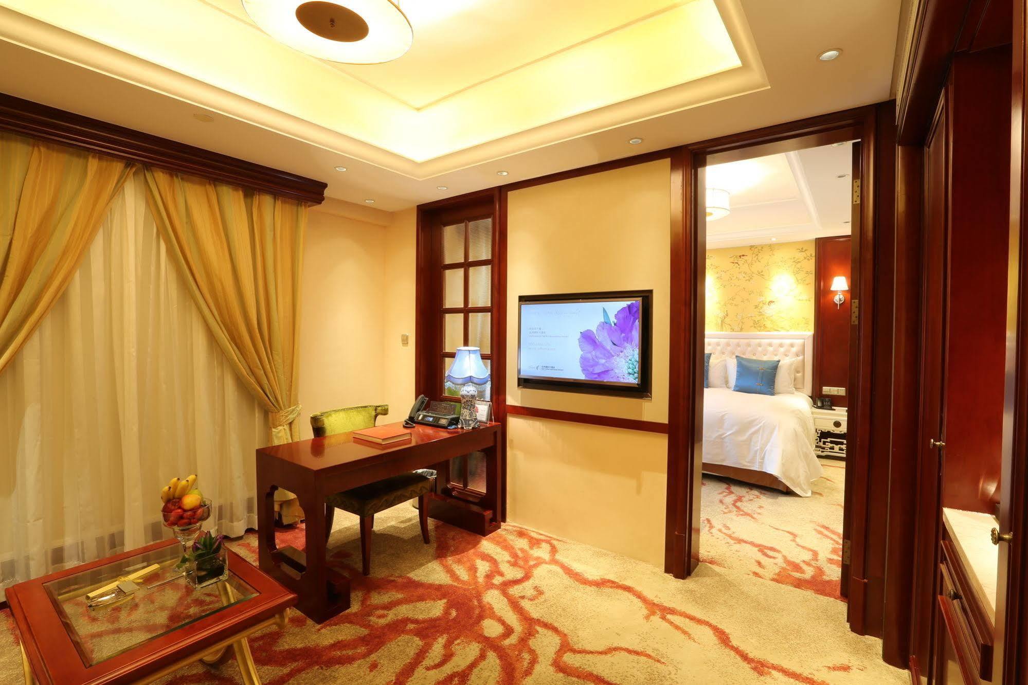 S&N Zhejiang Linhai International Hotel エクステリア 写真