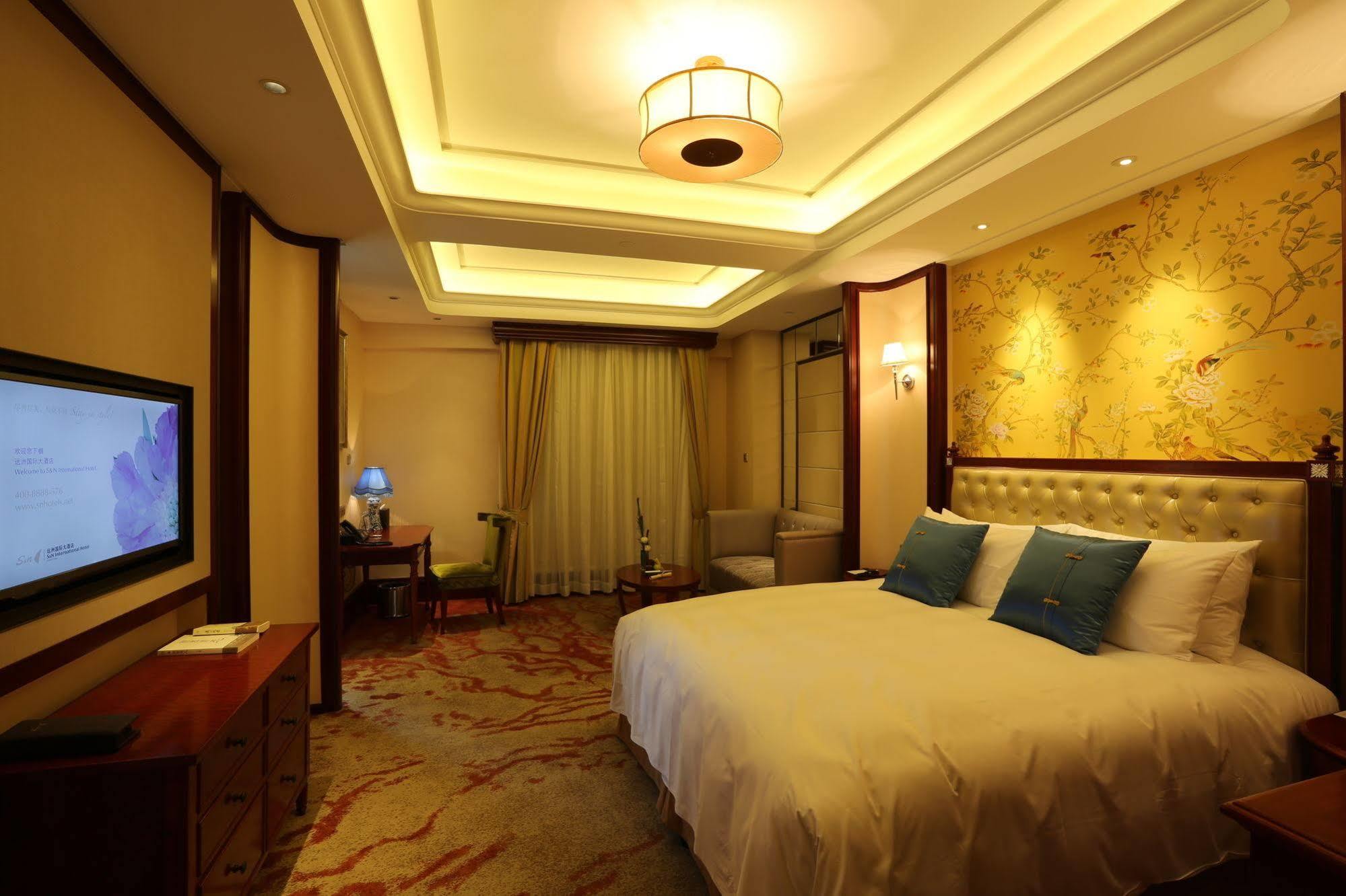 S&N Zhejiang Linhai International Hotel エクステリア 写真