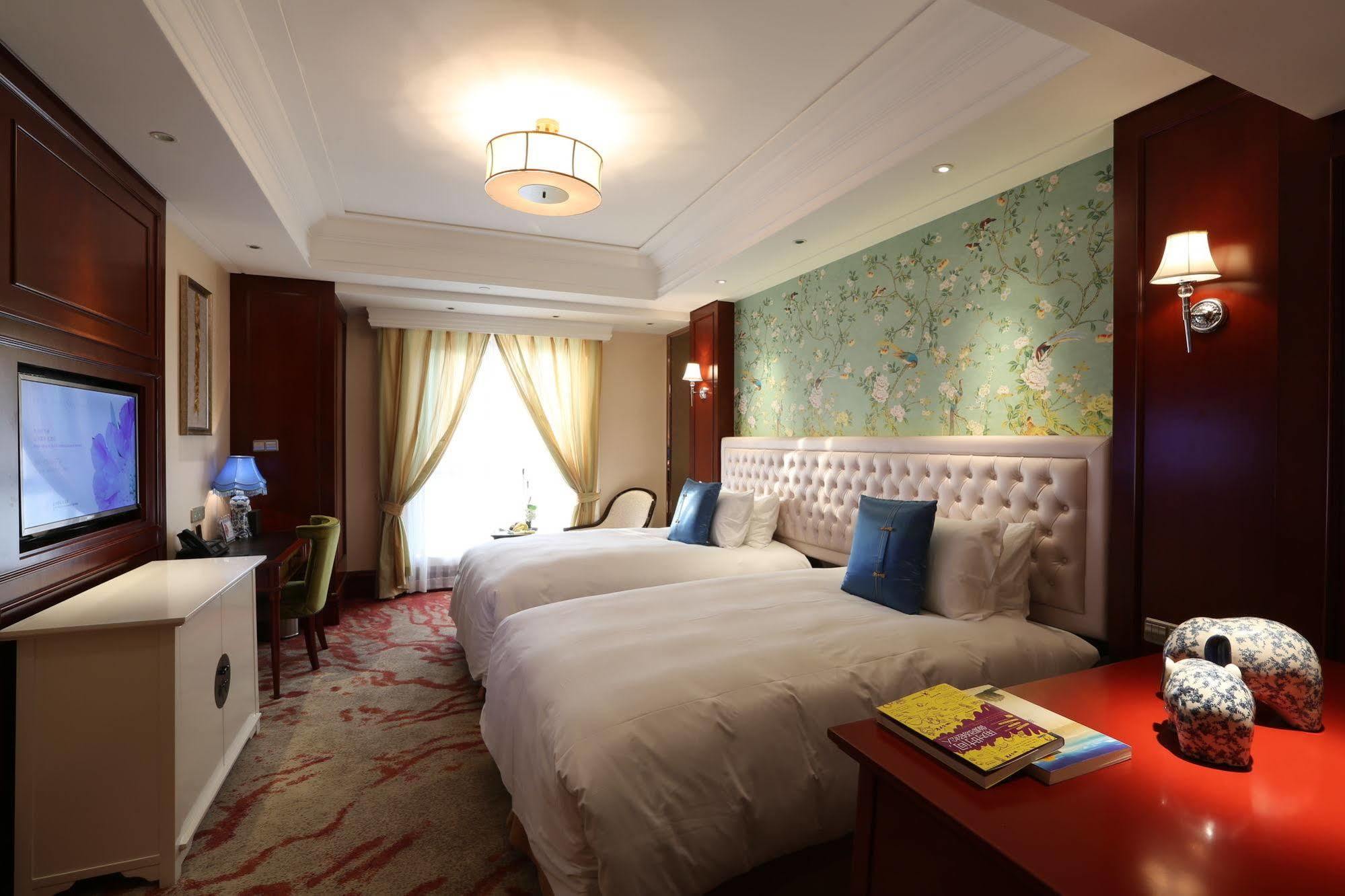 S&N Zhejiang Linhai International Hotel エクステリア 写真