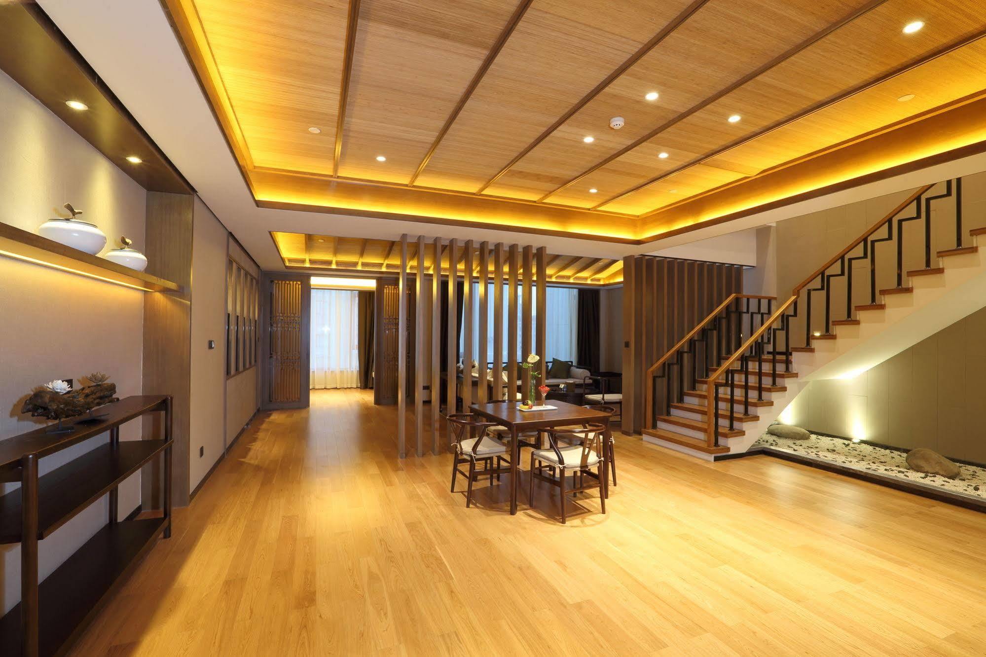 S&N Zhejiang Linhai International Hotel エクステリア 写真