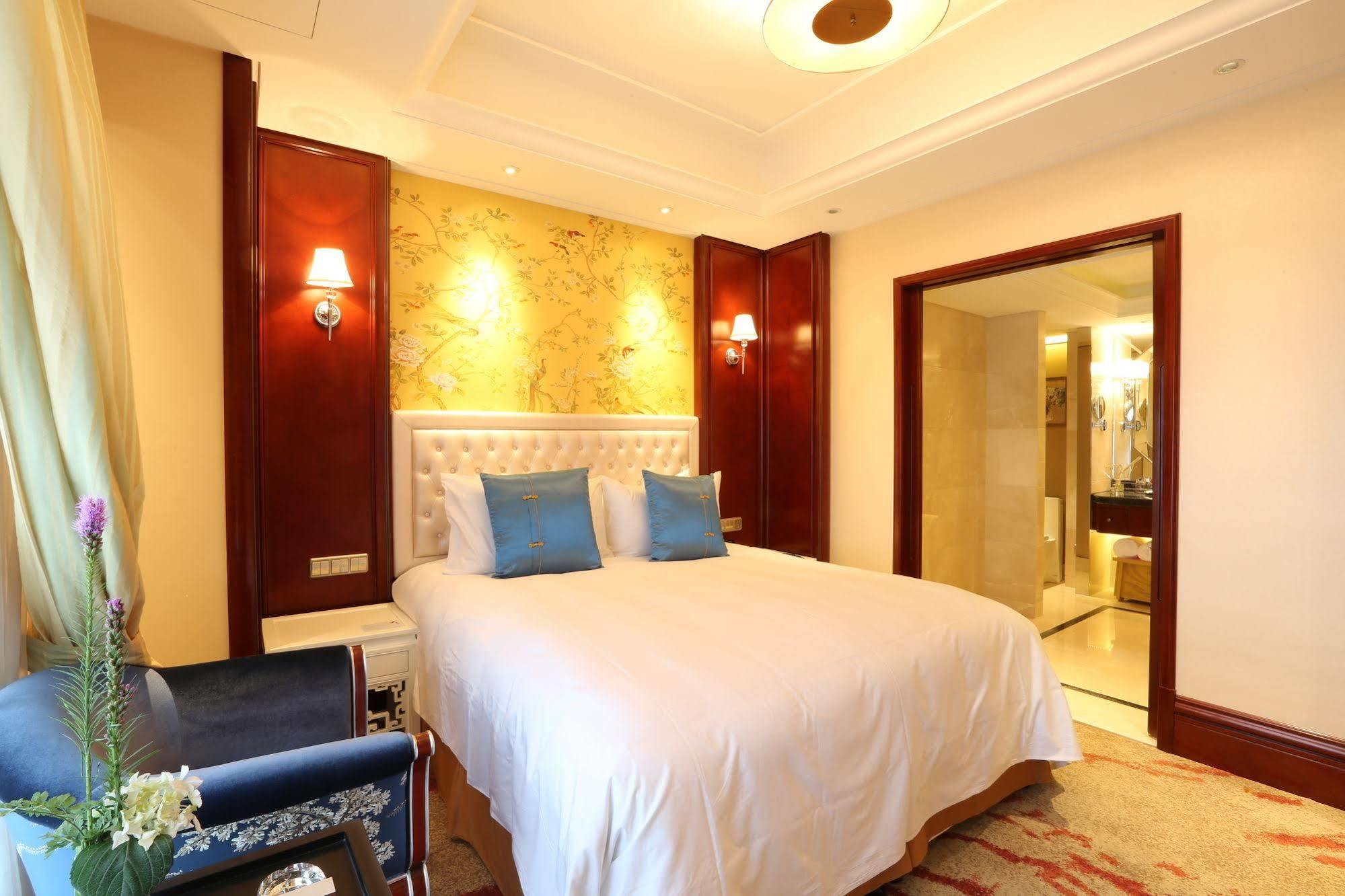 S&N Zhejiang Linhai International Hotel エクステリア 写真